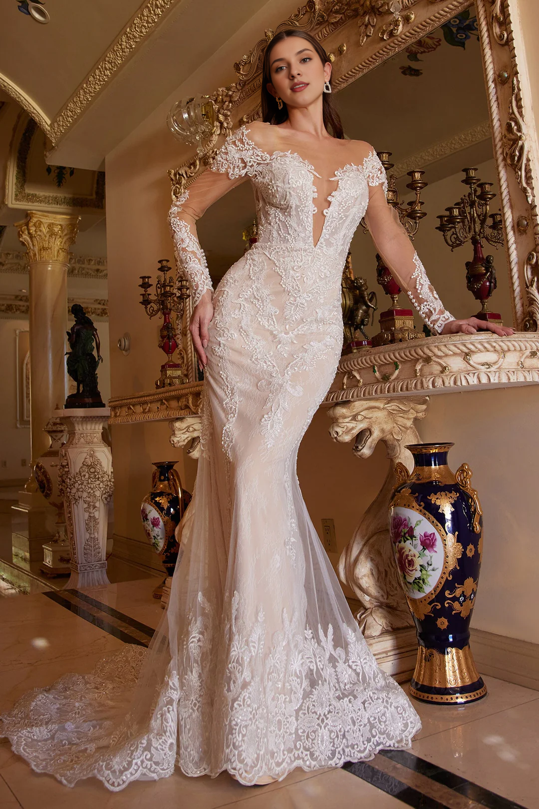 Vestido de novia de cola de pez con mangas largas y encaje bohemio