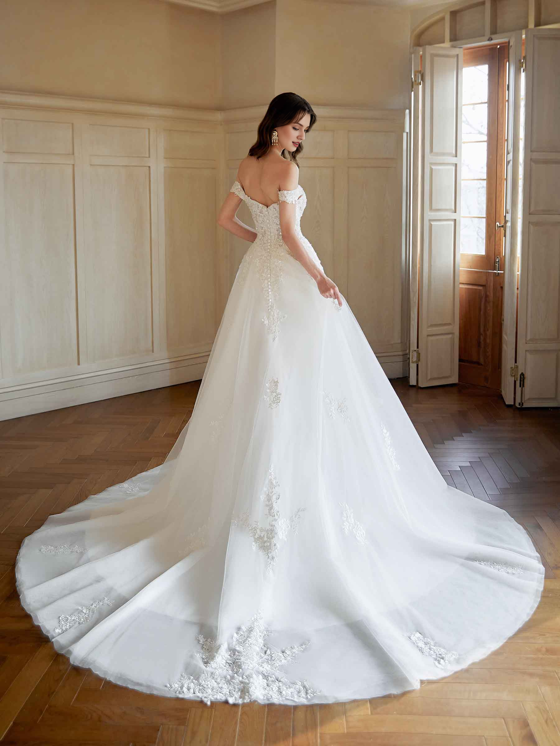 Elegante vestido de novia de encaje ultra largo con hombros descubiertos y corte A