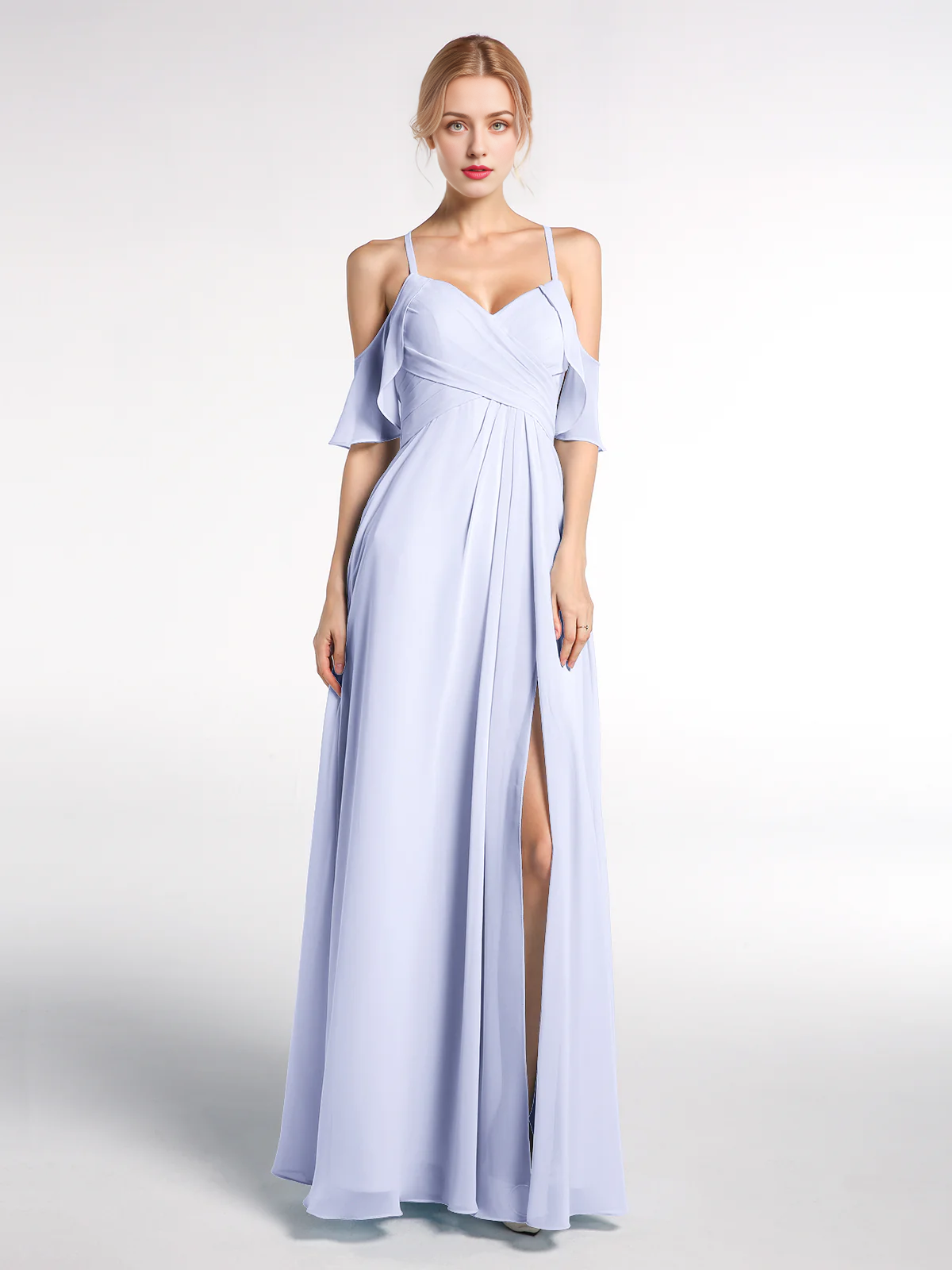 Vestido estilo imperio con hombros finos y mangas con volantes