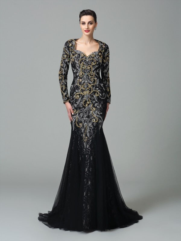 Vestidos largos de red con escote corazón, mangas largas y cuentas, corte trompeta/sirena