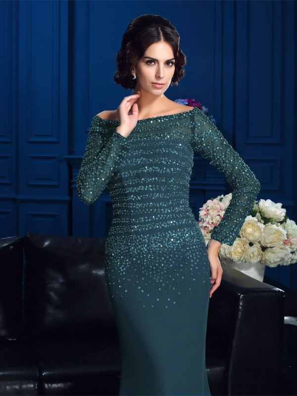 Abiti da sposa lunghi in chiffon con maniche lunghe, perline, a tubino/colonna, spalle scoperte