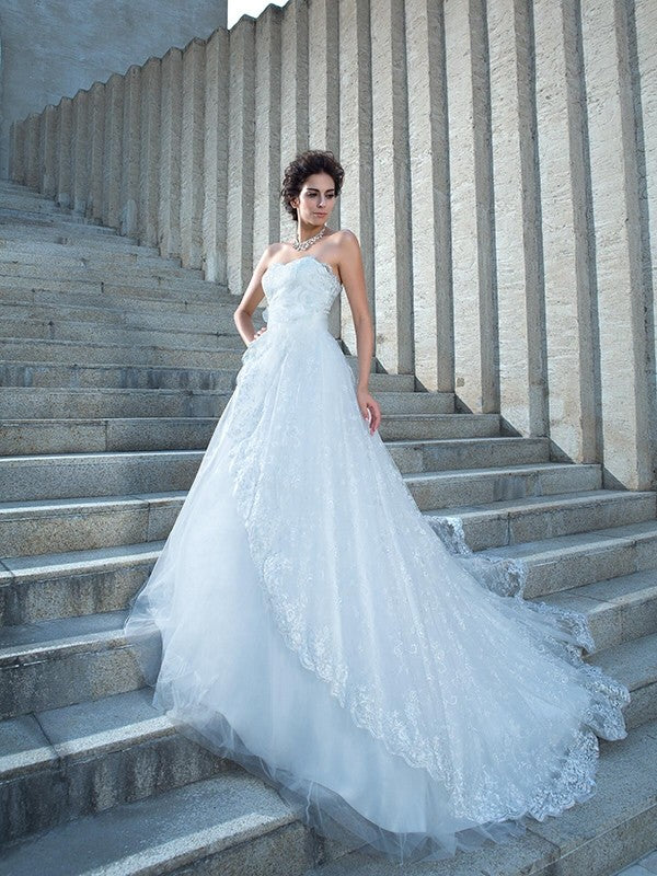 Vestidos de novia largos de encaje sin mangas con escote corazón y encaje