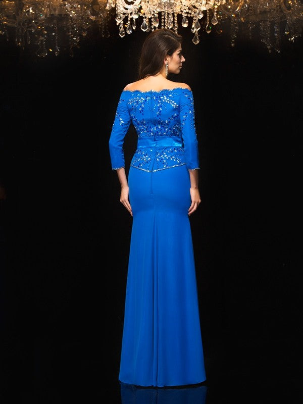 Vestidos largos de gasa con mangas 3/4 y hombros descubiertos, corte tubo/columna y abalorios