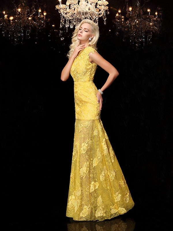 Vestidos largos de gasa con mangas cortas, encaje joya y corte tubo/columna