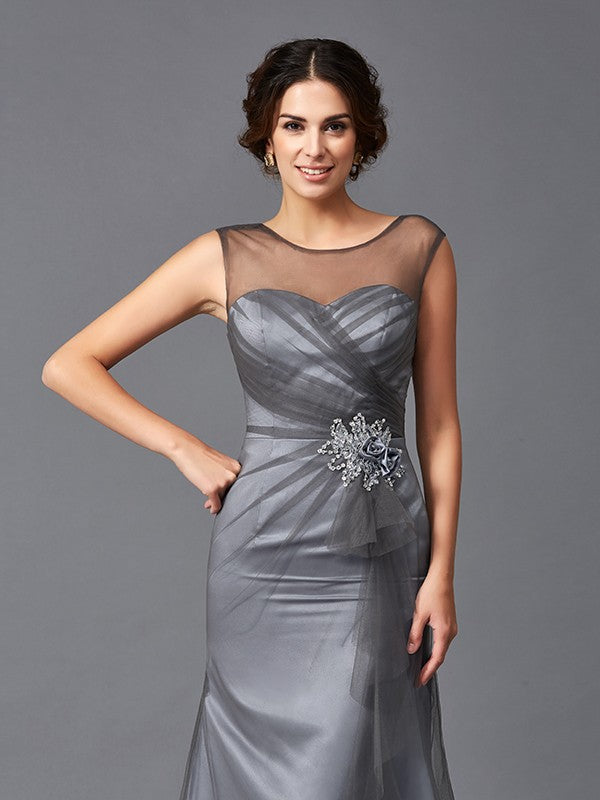 Abiti da sposa lunghi in rete con perline, senza maniche, a tubino/colonna