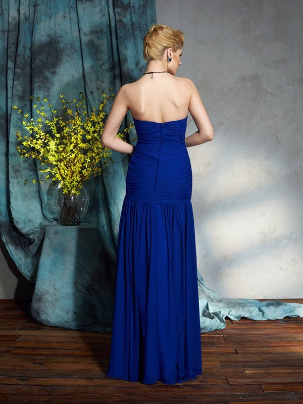 Vestidos de madre de la novia de gasa larga, sin mangas, con escote corazón, pliegues y corte columna