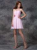 Abiti corti in chiffon senza maniche con scollo a cuore e balza a trapezio/principessa