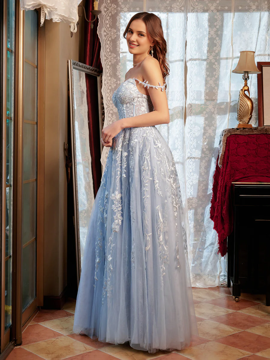 Vestido largo de gasa con apliques de corazón y corte princesa en forma de A