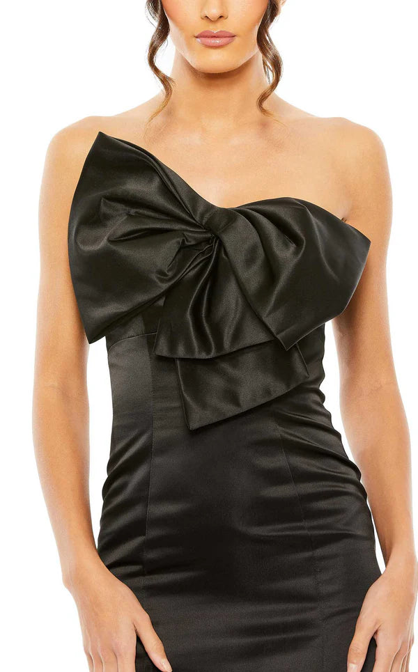 Abito da ballo a trapezio con spalle scoperte, colletto a cuore, cerniera posteriore e fiocco