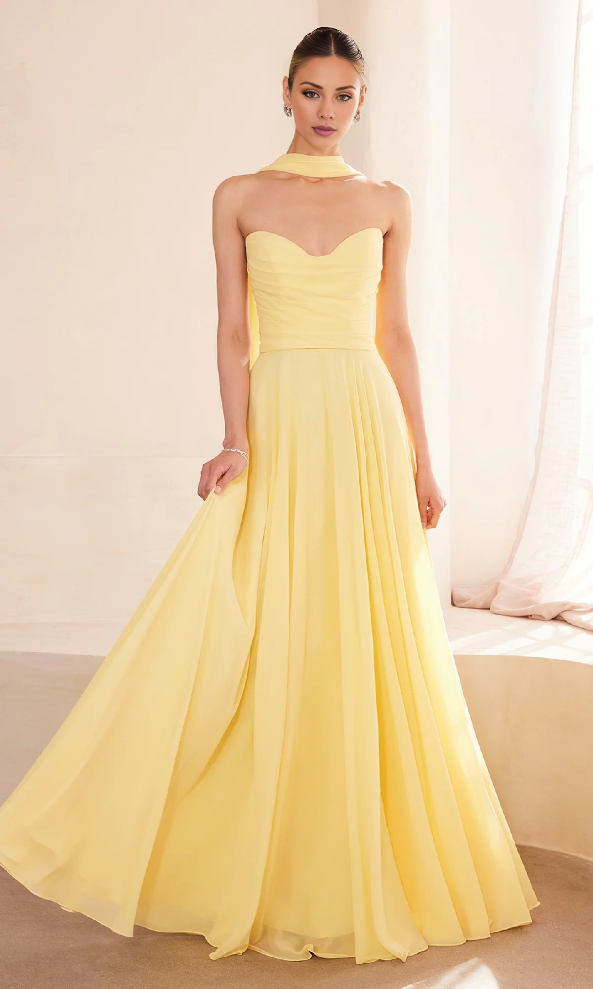 Vestido de fiesta Jimiss de corte A, sin tirantes, con hombros descubiertos y largo hasta el suelo. 