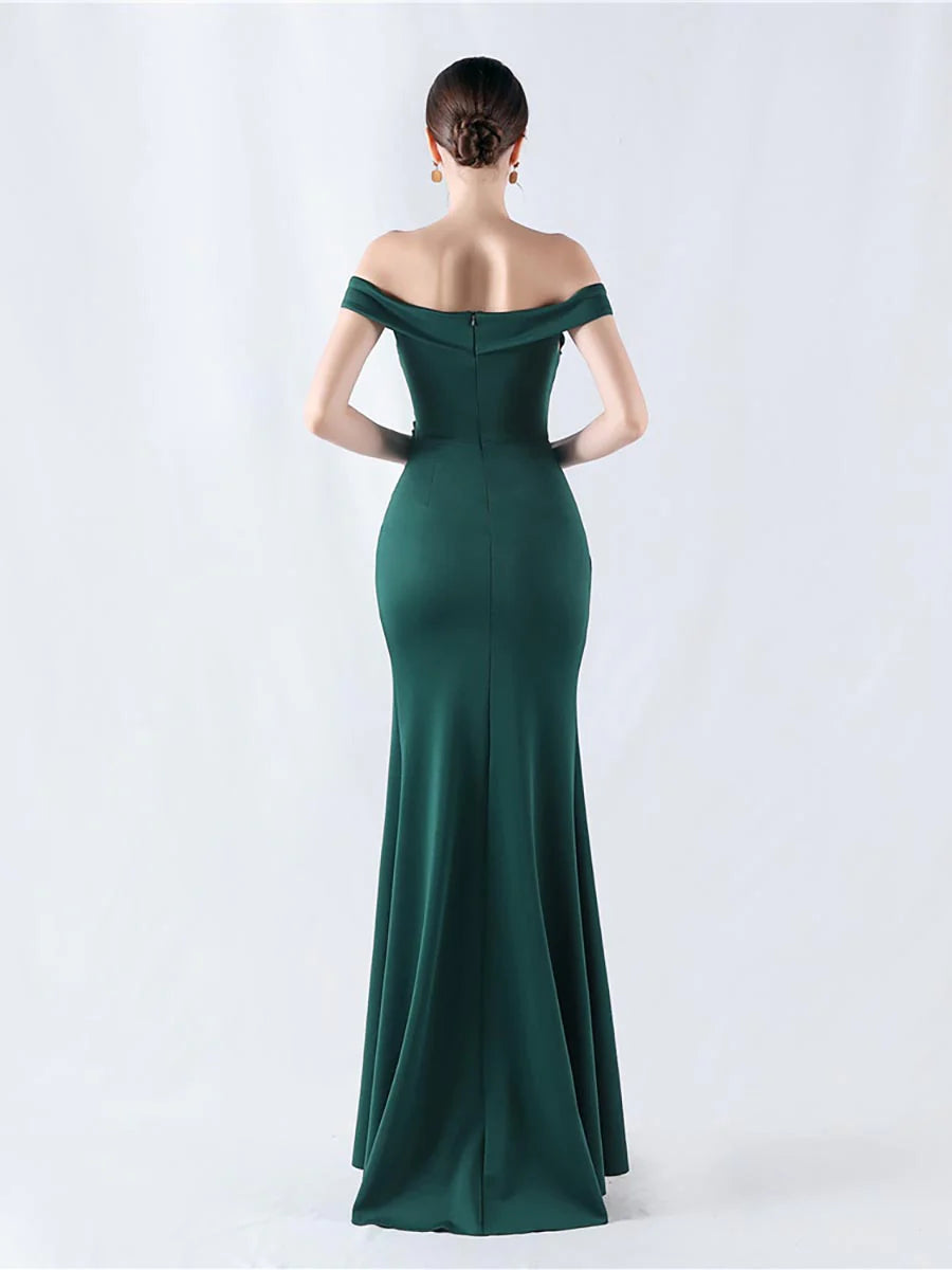 Vestidos de noche largos hasta el suelo con aberturas plisadas y hombros descubiertos