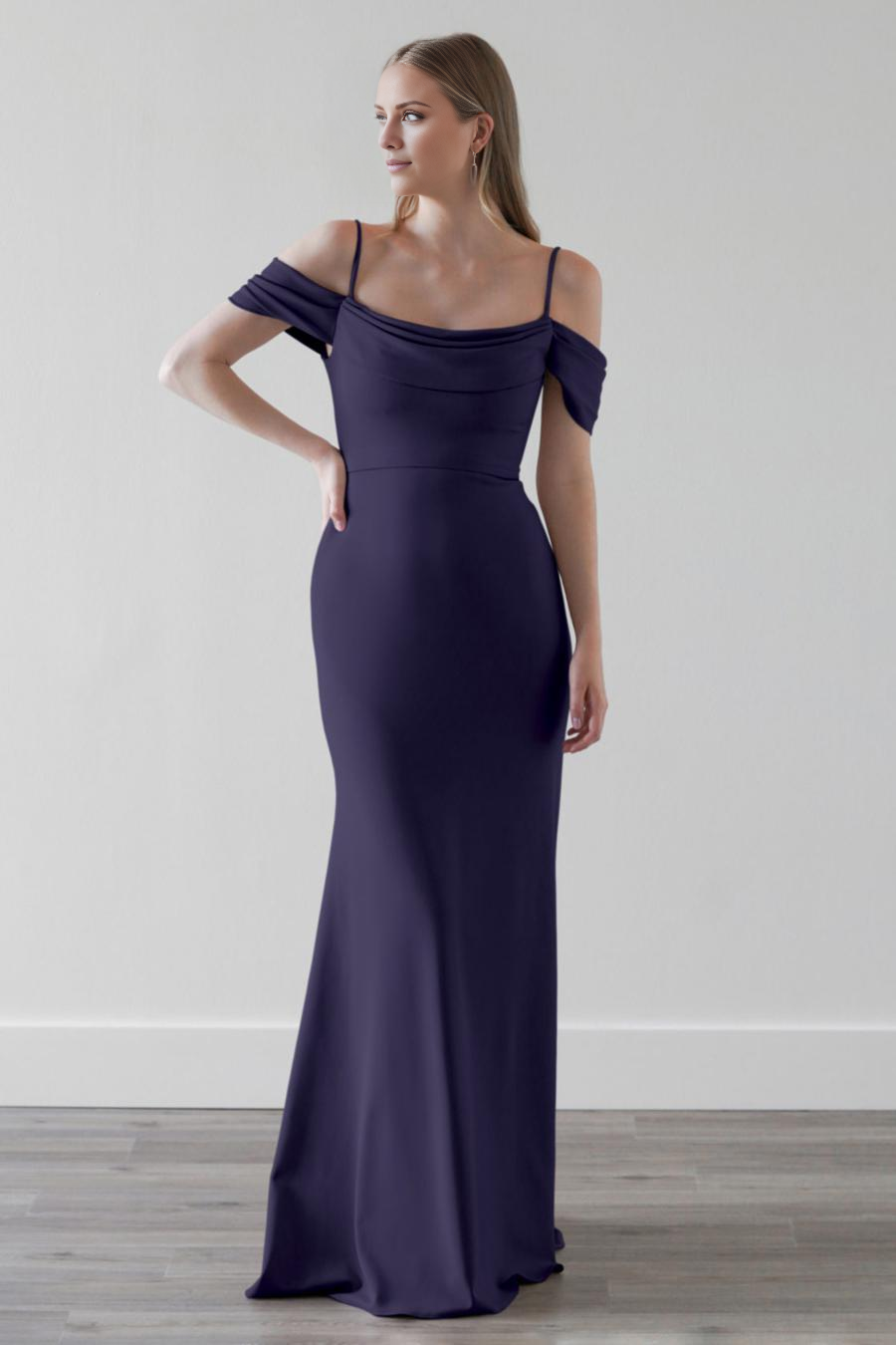 Vestido de noche Jimiss con tirantes finos, cremallera trasera expuesta y largo hasta el suelo