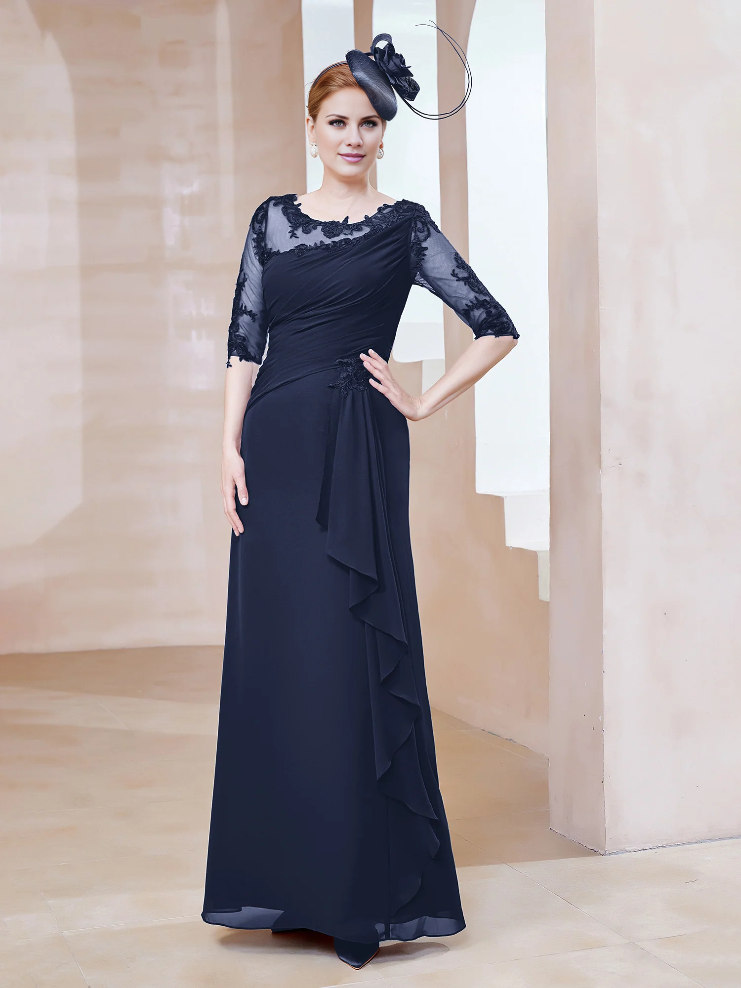 Vestido de madre de la novia ajustado, con escote redondo bajo de encaje y bordes con volantes.