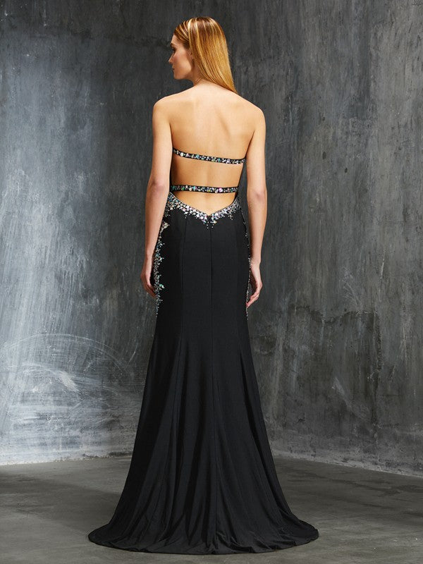 Vestidos de licra con escote en forma de corazón, lentejuelas, sin mangas y cola larga