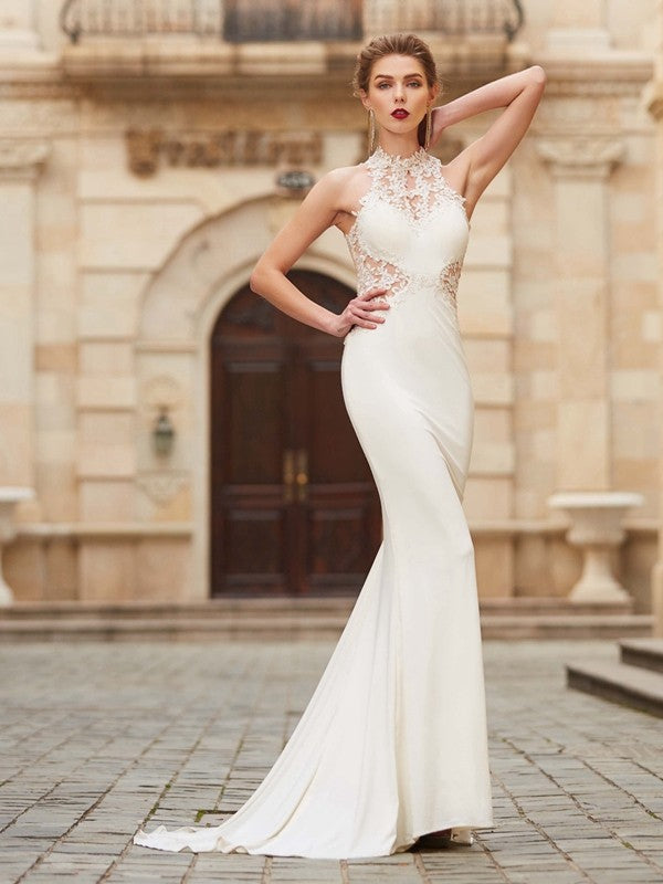 Vestidos de licra con cuello alto, sin mangas, corte trompeta/sirena, con cola larga y apliques