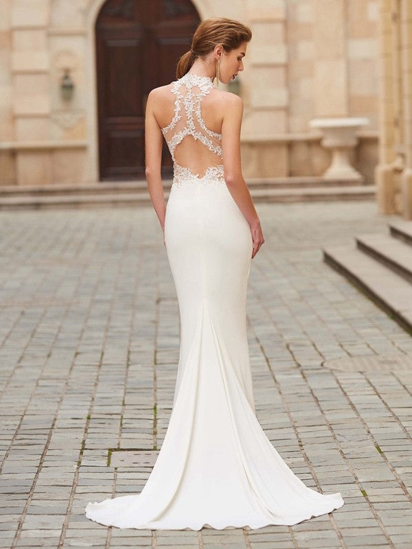 Vestidos de licra con cuello alto, sin mangas, corte trompeta/sirena, con cola larga y apliques