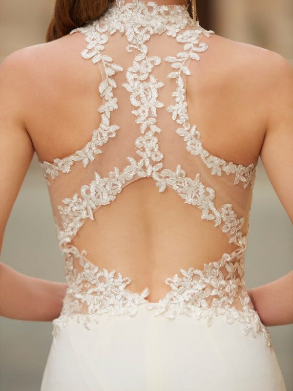 Abiti in spandex con applicazioni e strascico a tromba/sirena, senza maniche, con collo alto
