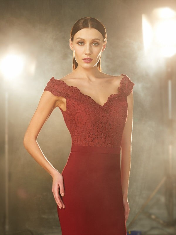 Vestidos de corte trompeta/sirena con hombros descubiertos, sin mangas, de encaje y licra, con cola larga