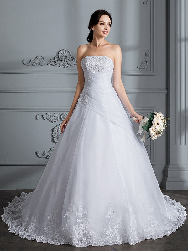 Vestidos de novia de organza con cola de corte sin mangas y sin tirantes
