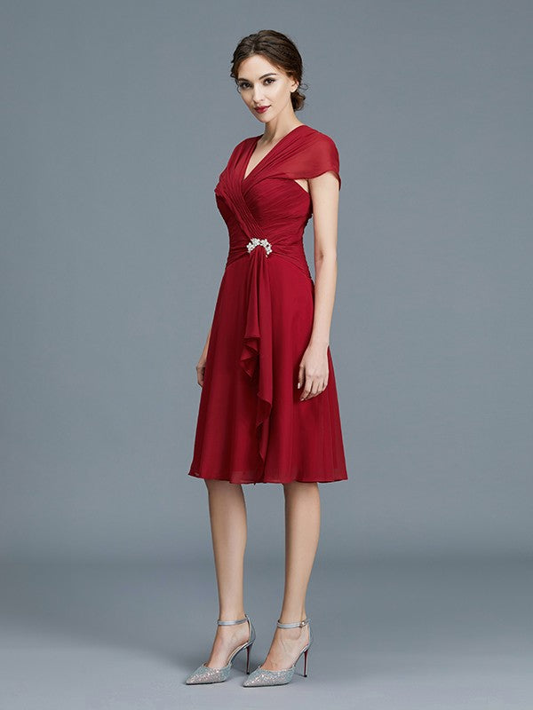 Vestidos de madre de la novia de corte A/princesa, escote en V, gasa, sin mangas, hasta la rodilla, con volantes