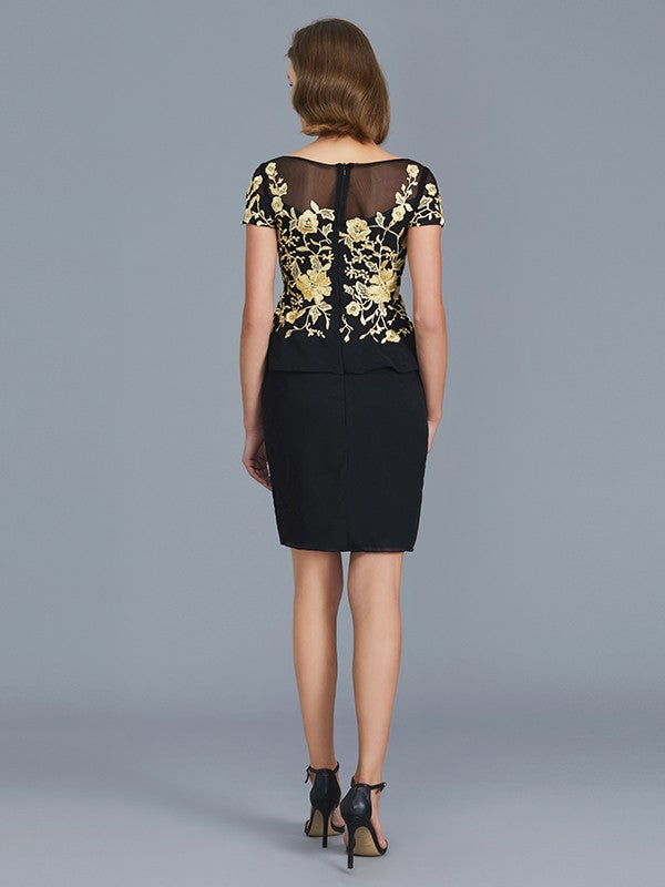 Abiti da sposa in chiffon con maniche corte, lunghezza al ginocchio, a tubino/colonna, volant