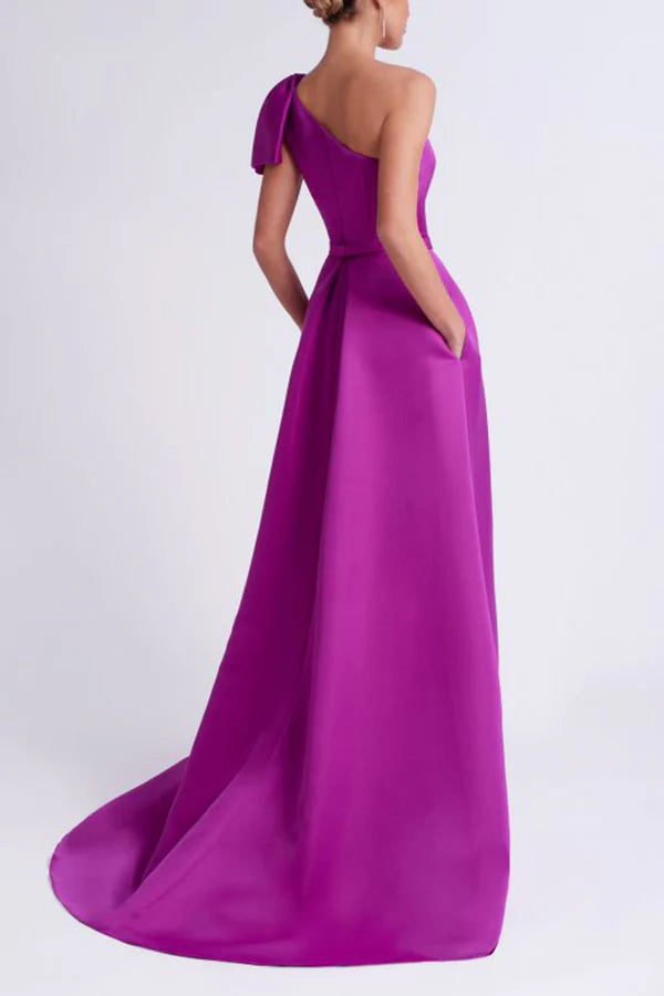 Vestidos únicos para madre de la novia con escote en A, de satén y tirantes de mariposa con un solo hombro y bolsillo.