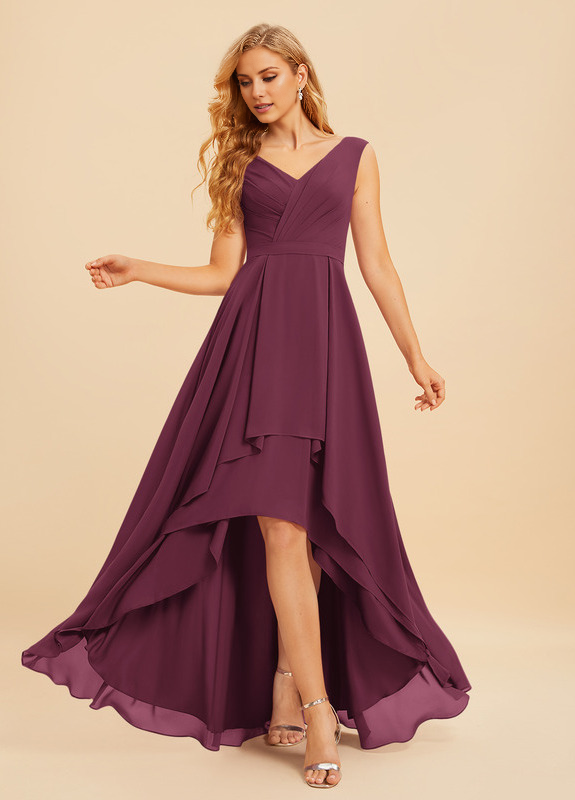 Vestido de dama de honor de gasa con volantes asimétricos y escote en V en forma de A