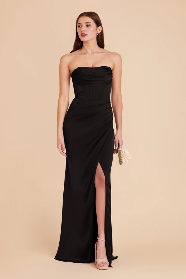 Vestido de dama de honor con cuello de capucha, corsé ajustado de satén con tirantes finos