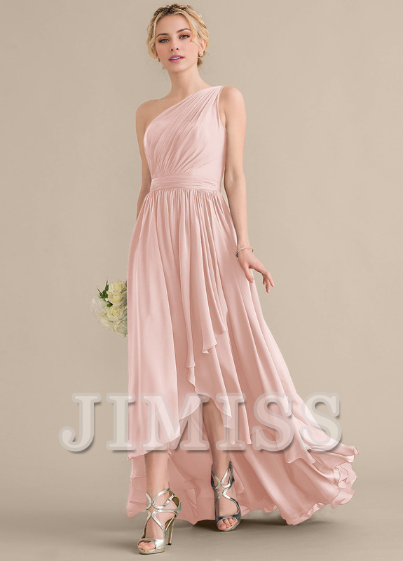 Vestido de dama de honor asimétrico de gasa con volantes escalonados, corte A y un hombro