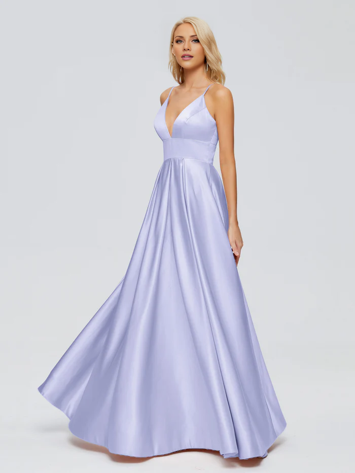Vestido de dama de honor de satén con escote en V y tirantes finos hasta el suelo
