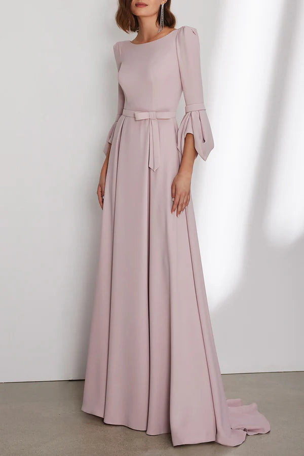 Vestido de madre de la novia de gasa con corte en A, mangas 3/4 y cinturilla con cola