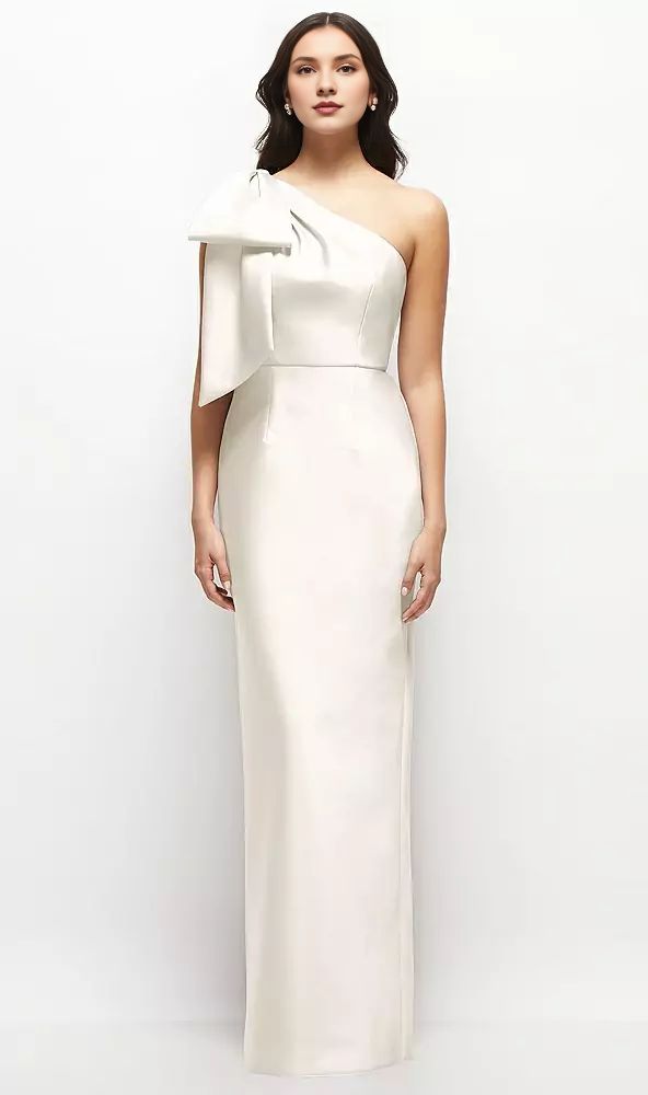 Vestido largo de dama de honor de satén con lazo y un hombro