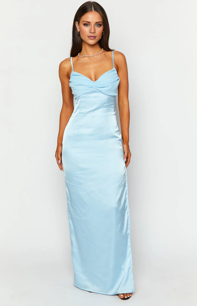 Vestido de fiesta largo de satén con escote corazón y tirantes finos de Jimiss, espalda descubierta y abertura lateral 