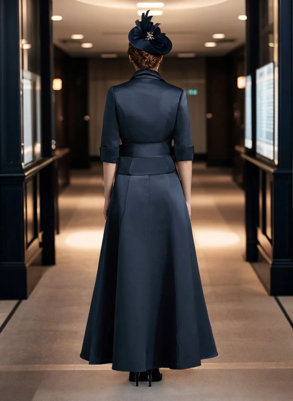 Vestido de madre de la novia de satén con escote en V y corte princesa