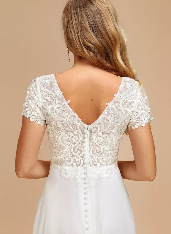Abito da sposa in chiffon con scollo a V, maniche corte e pizzo allacciato