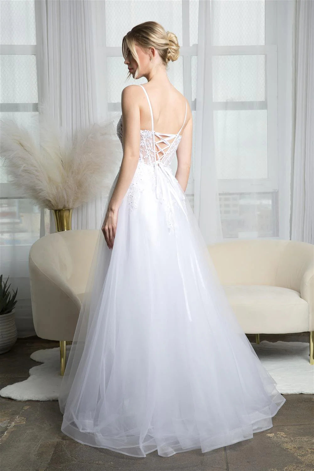 Vestido de novia largo sin mangas con corsé transparente y ajustado con calcomanía floral bordada