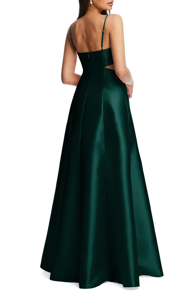 Vestido de noche elegante, fino, con hombros descubiertos, superficie de satén ahuecada, sin espalda y largo hasta el suelo.