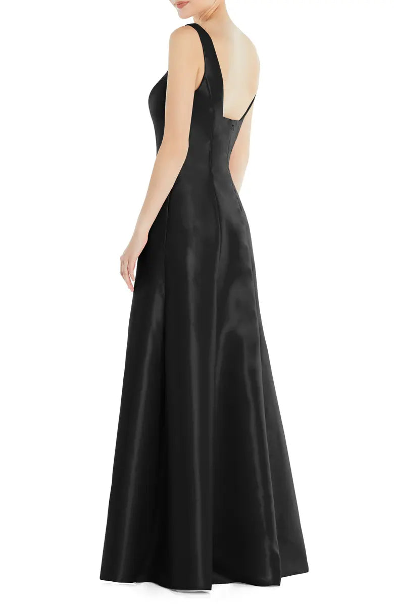 Vestido de noche sencillo y elegante con escote cuadrado, hombros descubiertos, satén, largo hasta el suelo, abertura frontal y espalda descubierta.