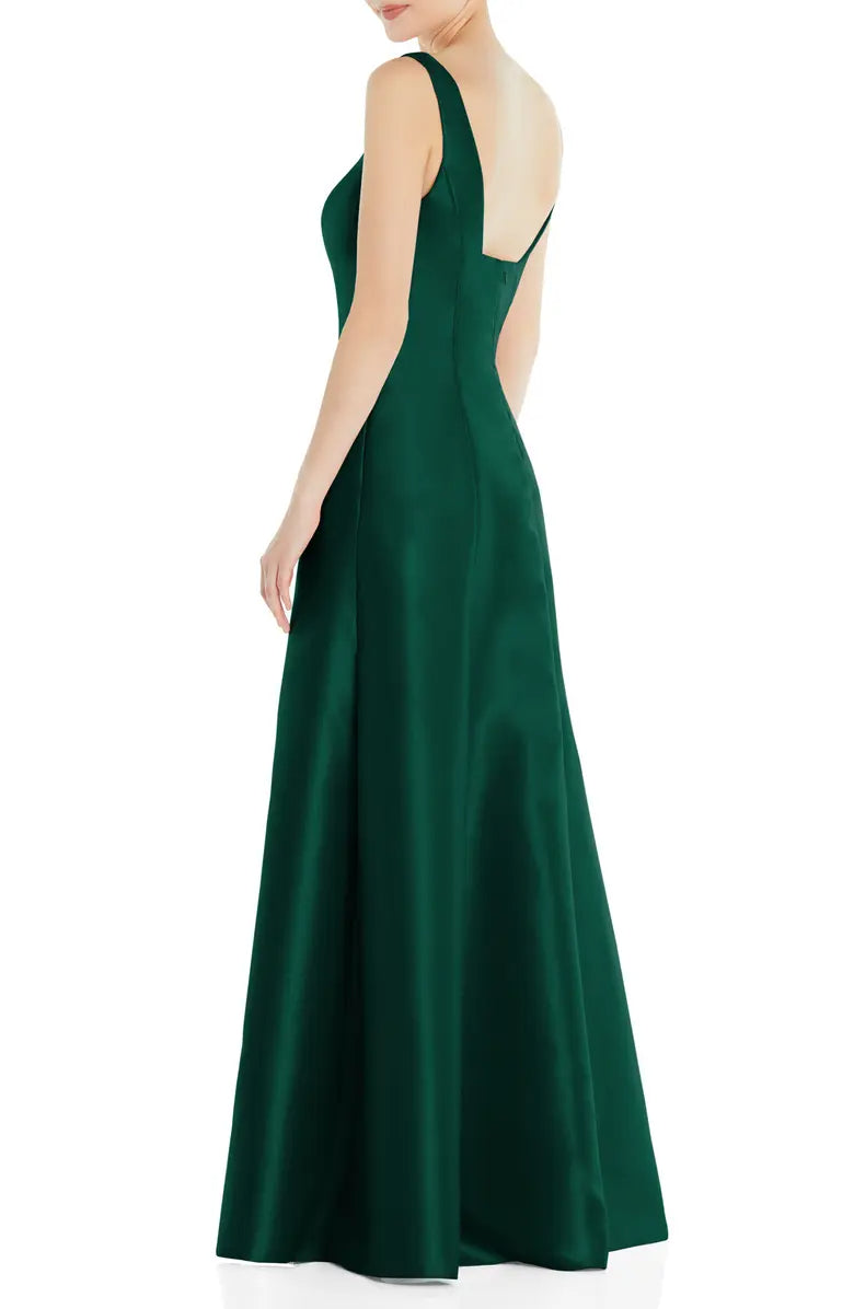 Vestido de noche sencillo y elegante con escote cuadrado, hombros descubiertos, satén, largo hasta el suelo, abertura frontal y espalda descubierta.