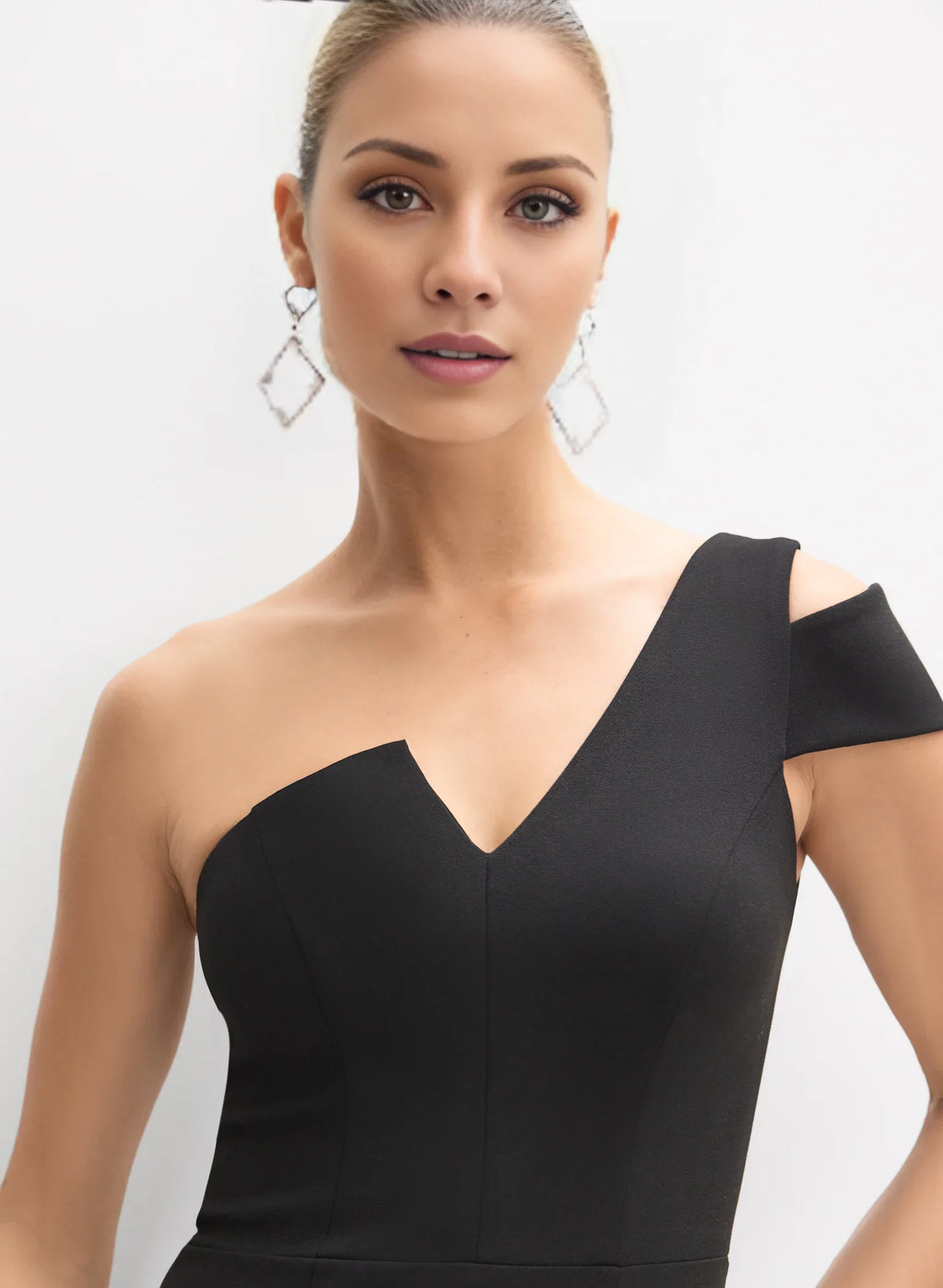 Black Crepe Mermaid Floor-Length Dress with One-shoulder Neckline