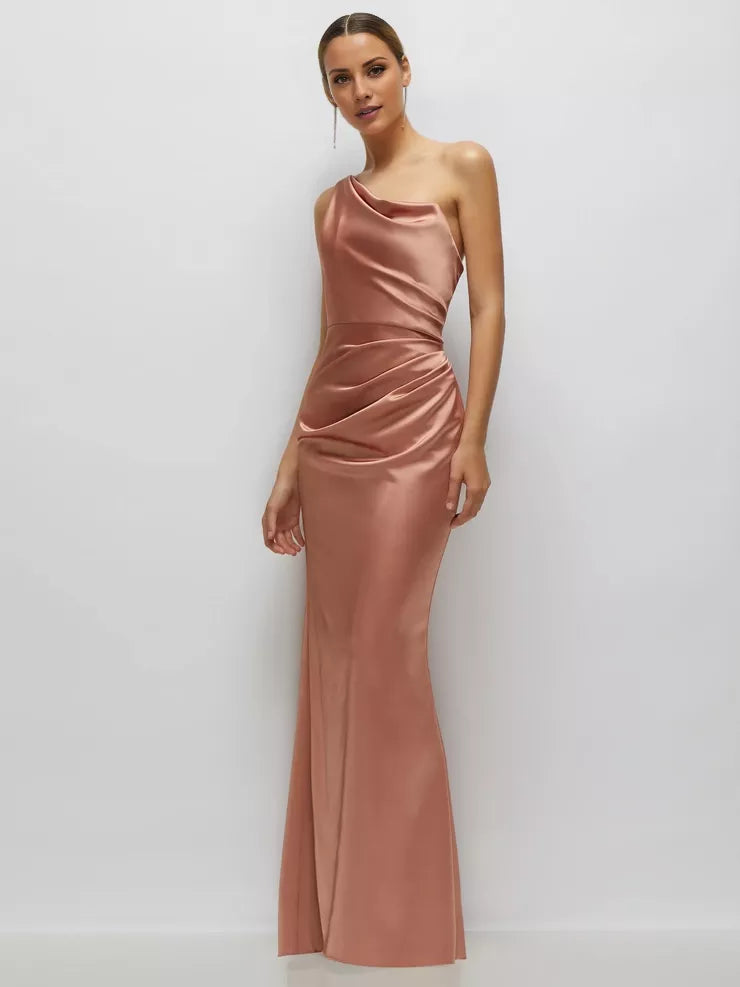 Vestido de fiesta asimétrico con cuello, hombros descubiertos, sin mangas, espalda descubierta y largo hasta el suelo 