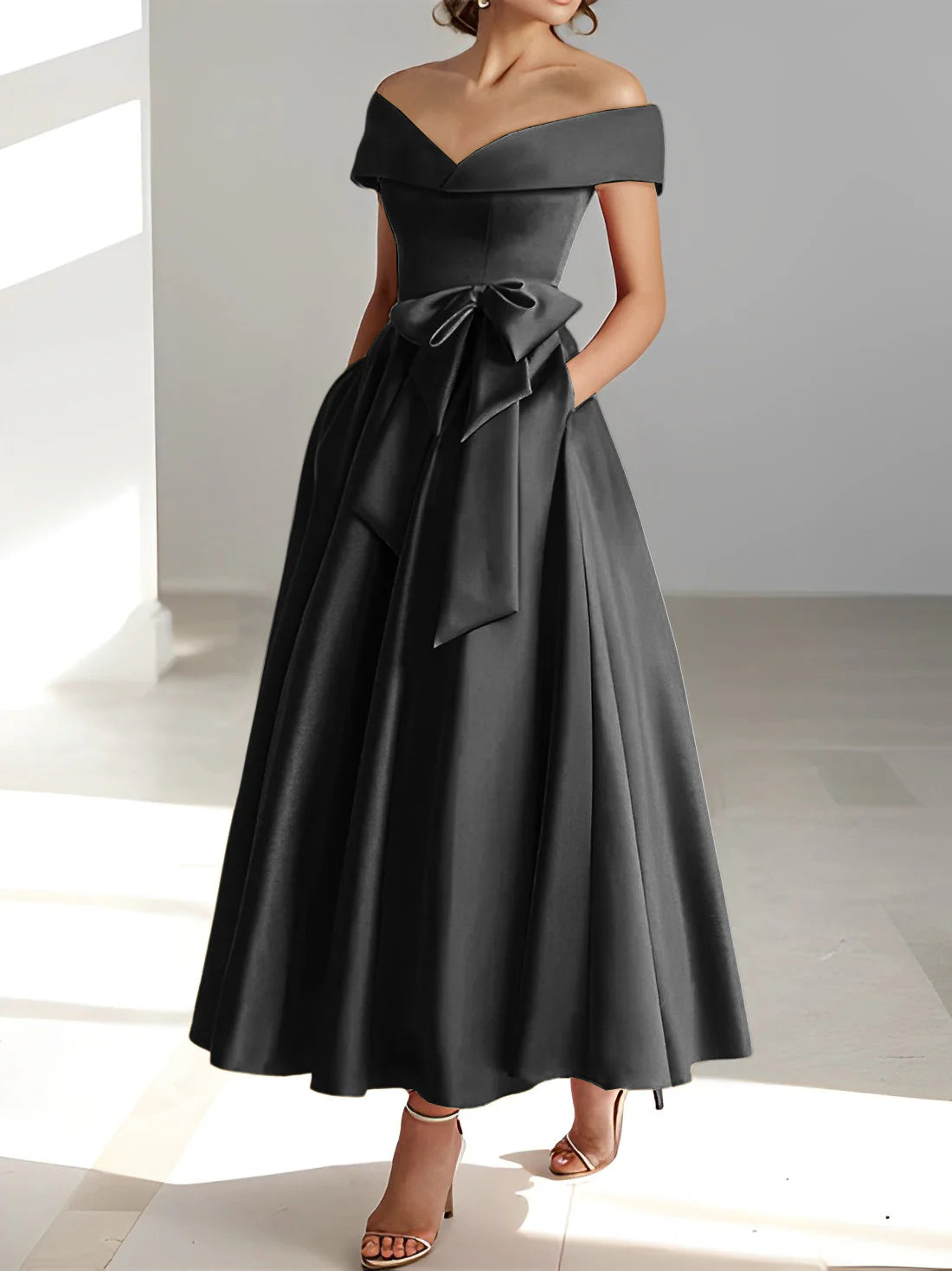 Abiti da sposa a trapezio/principessa con spalle scoperte e tasche