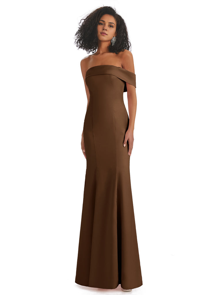 Vestidos de dama de honor de sirena con abertura lateral, sin mangas, de satén suave y sexy, únicos, de un solo hombro