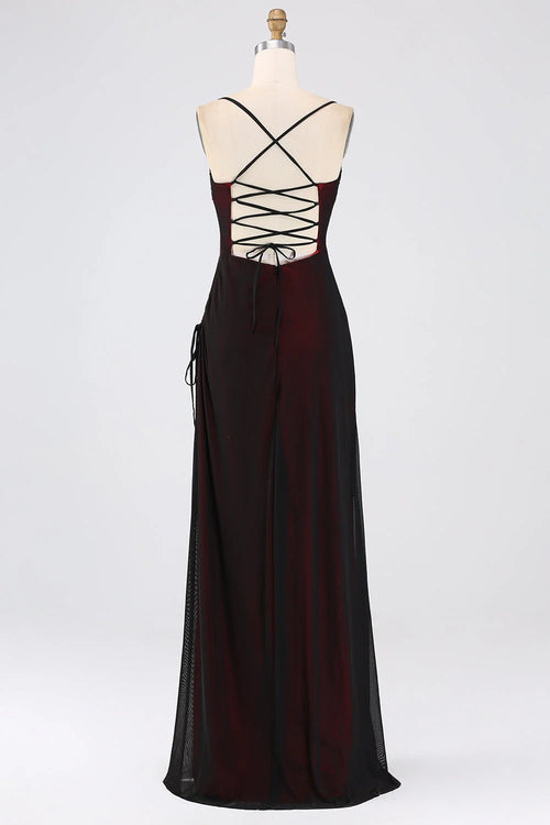 Vestido de dama de honor largo hasta el suelo, en negro y rojo, con tirantes finos