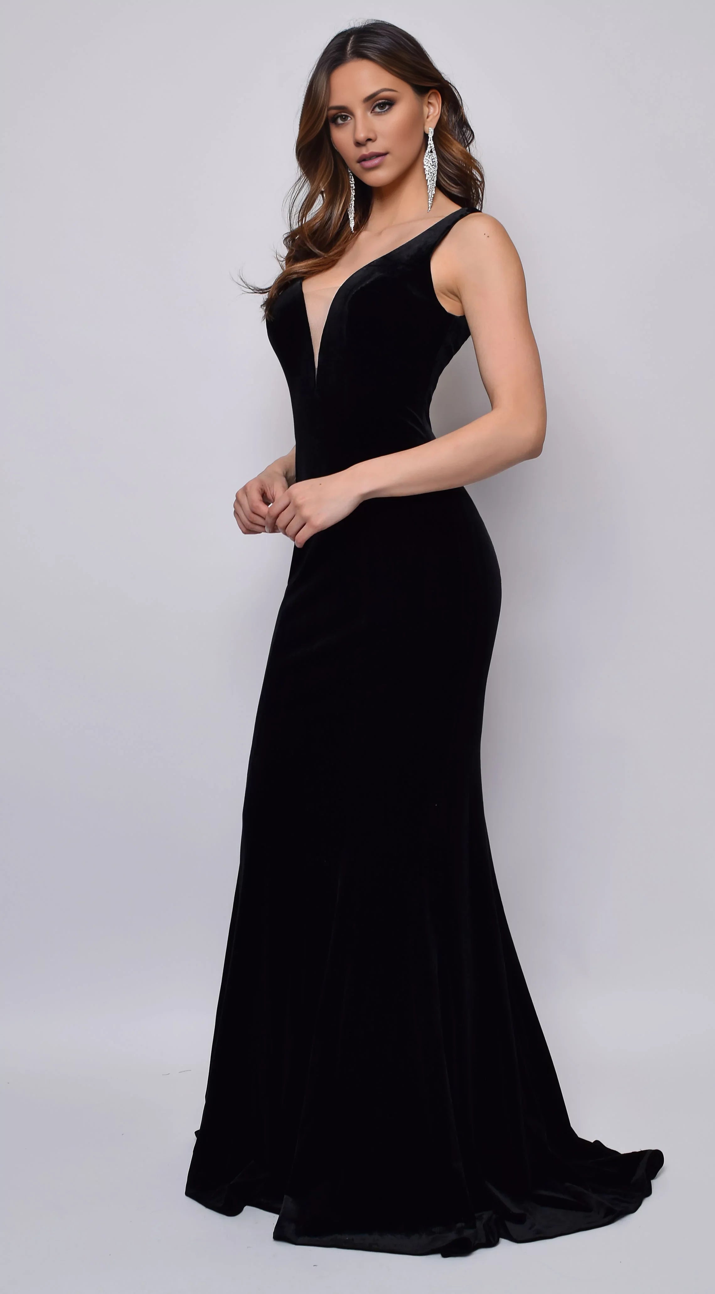 Ceremonial Black Velvet Sleeveless Deep V-Neck Sleeveless Mermaid Train Evening Dress