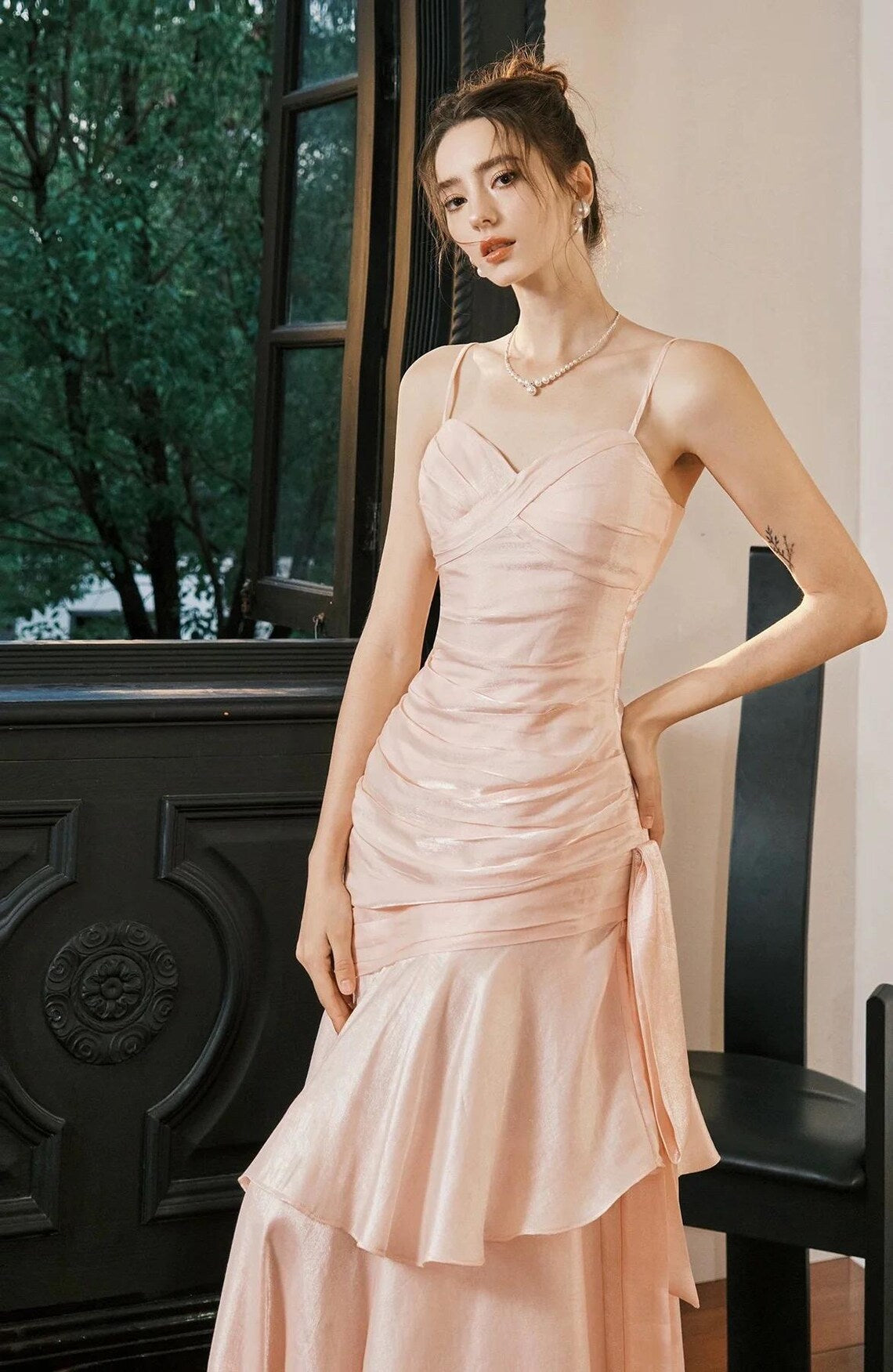 Chic Strappy Ruched Tiered Shimmer Satin Floor-Length Evening Dress