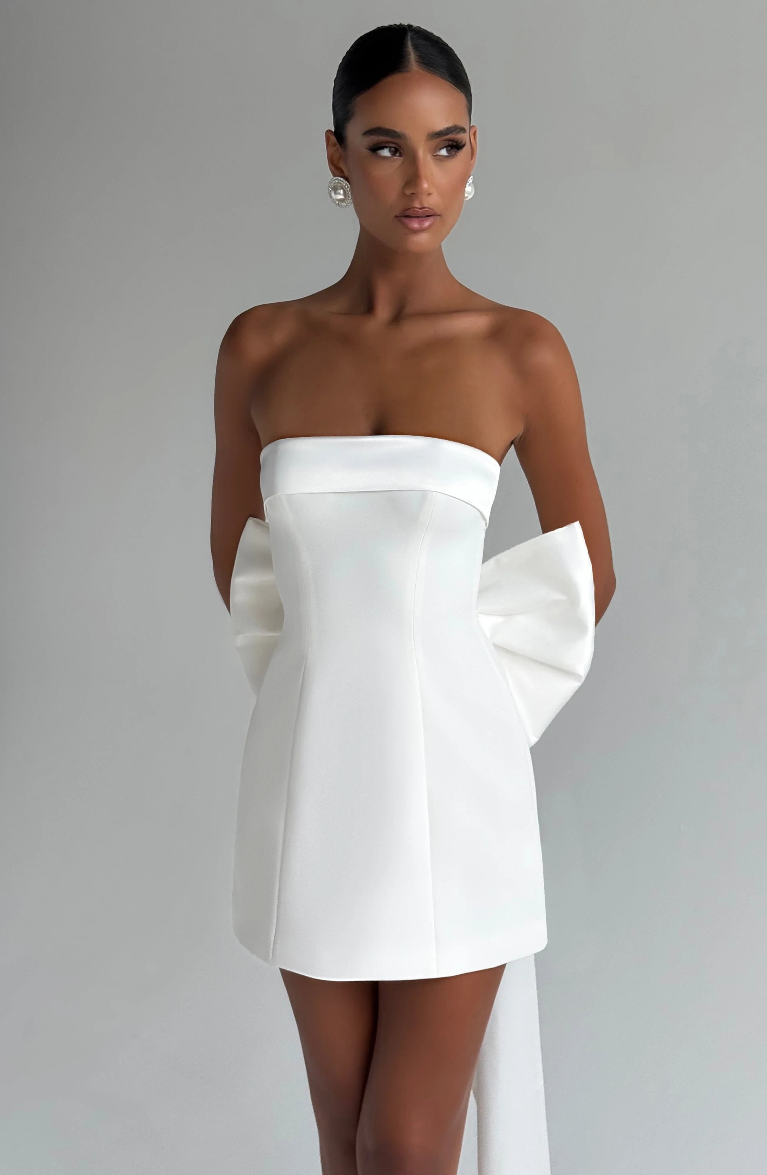 Chic Satin Sheath Strapless Sleeveless Oversized Bow Back Mini Homecoming Party Dresses for Women