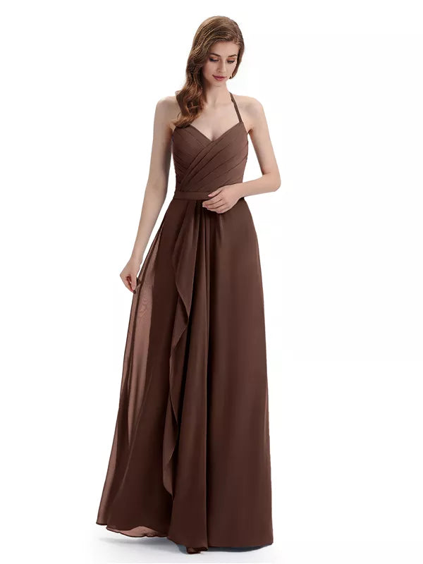 Encantadores vestidos de dama de honor con escote en V, hombros descubiertos, sin mangas y hasta el suelo