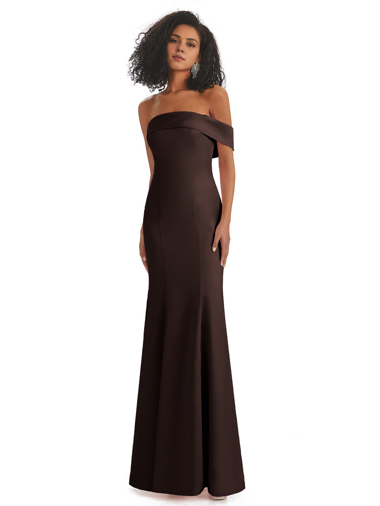 Vestidos de dama de honor de sirena con abertura lateral, sin mangas, de satén suave y sexy, únicos, de un solo hombro