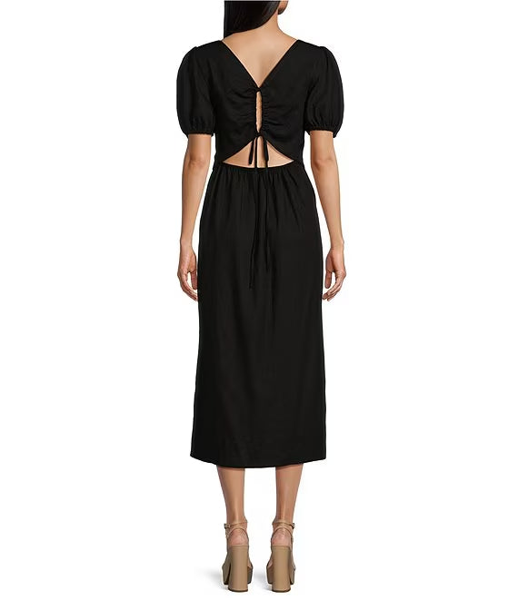 Vestido de fiesta de manga corta con abertura lateral y largo medio